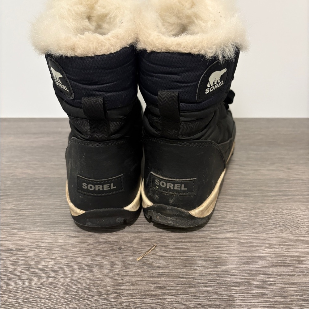 Sorel - Women’s Whitney Short Lace Up Boot - Size 9 - Picture 4 of 5